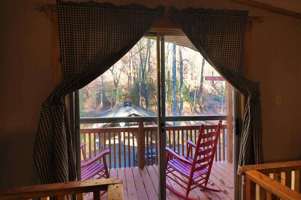 Oktoberfest Themed Cabin In Woods Stream #14 Helen Exterior foto